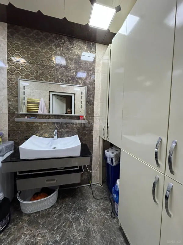 Satılır 3 otaqlı mənzil 136 m²