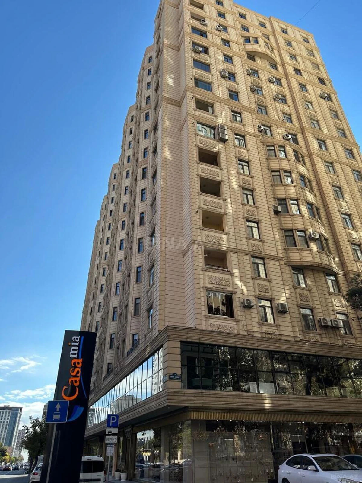 Satılır 3 otaqlı mənzil 138 m²