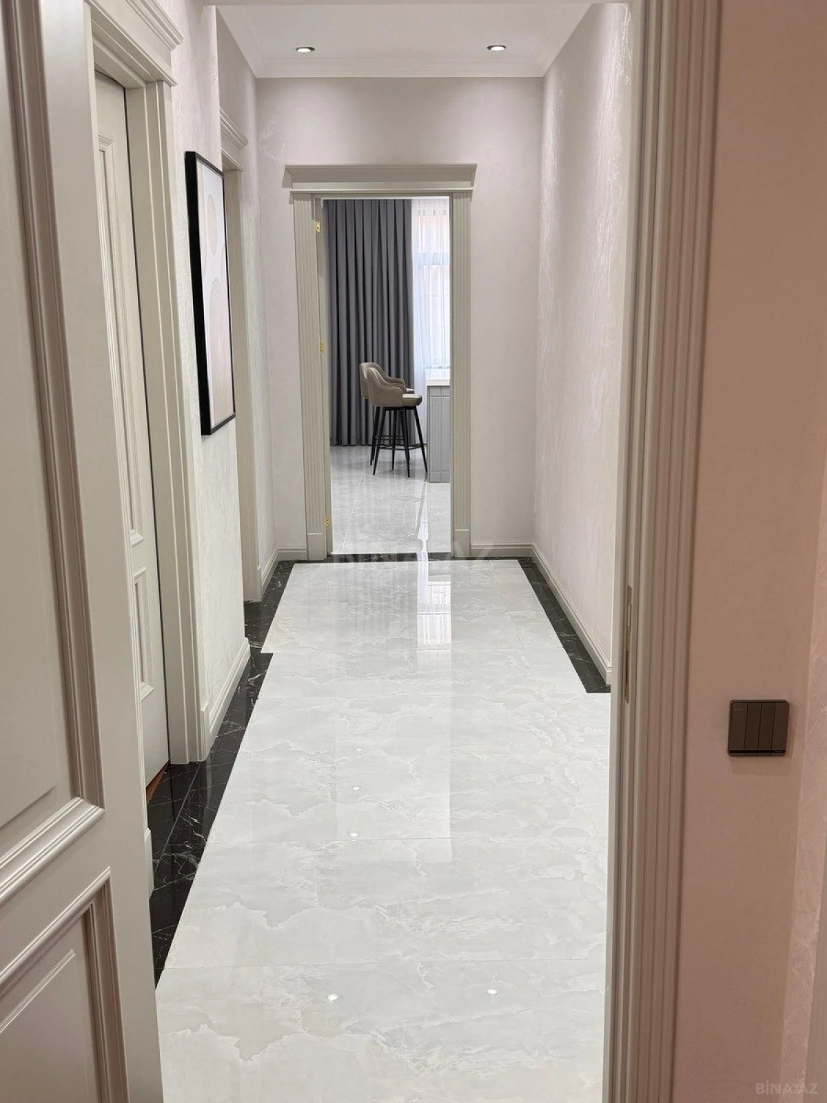 Satılır 3 otaqlı mənzil 138 m²