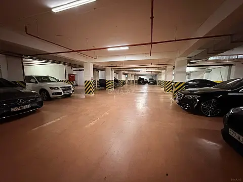 Satılır 3 otaqlı mənzil 138 m²