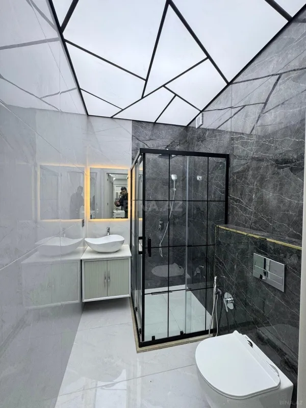 Satılır 3 otaqlı mənzil 138 m²