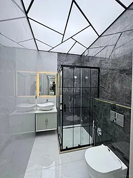 Satılır 3 otaqlı mənzil 138 m²