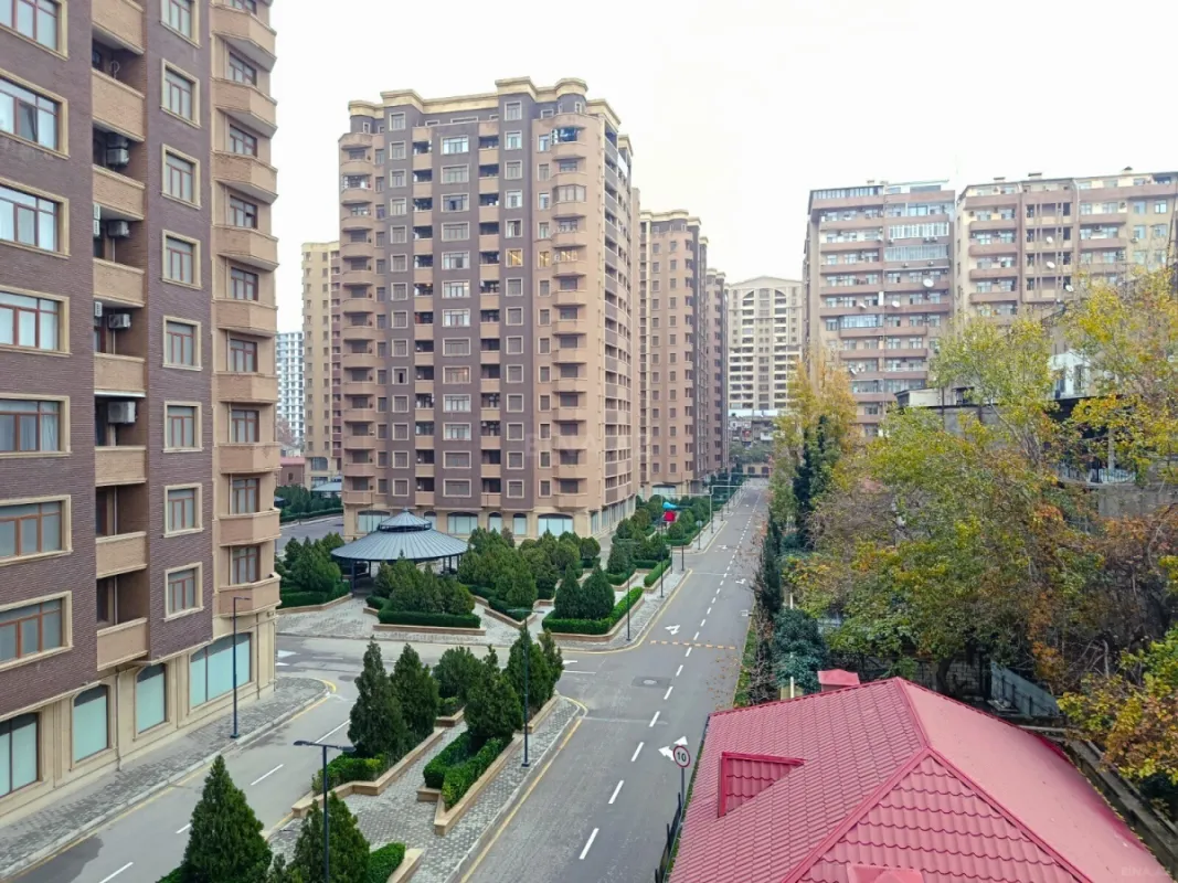 Satılır 2 otaqlı mənzil 110 m²