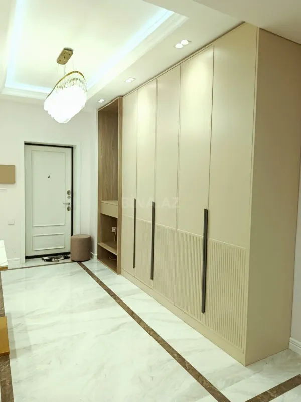 Satılır 2 otaqlı mənzil 110 m²