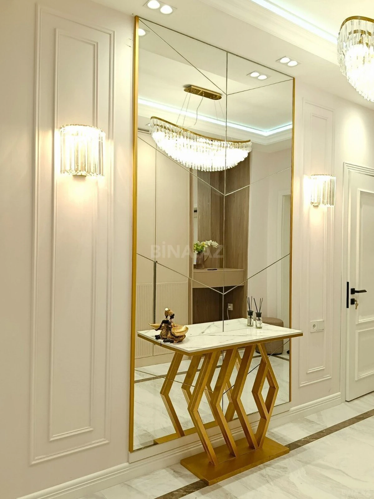 Satılır 2 otaqlı mənzil 110 m²