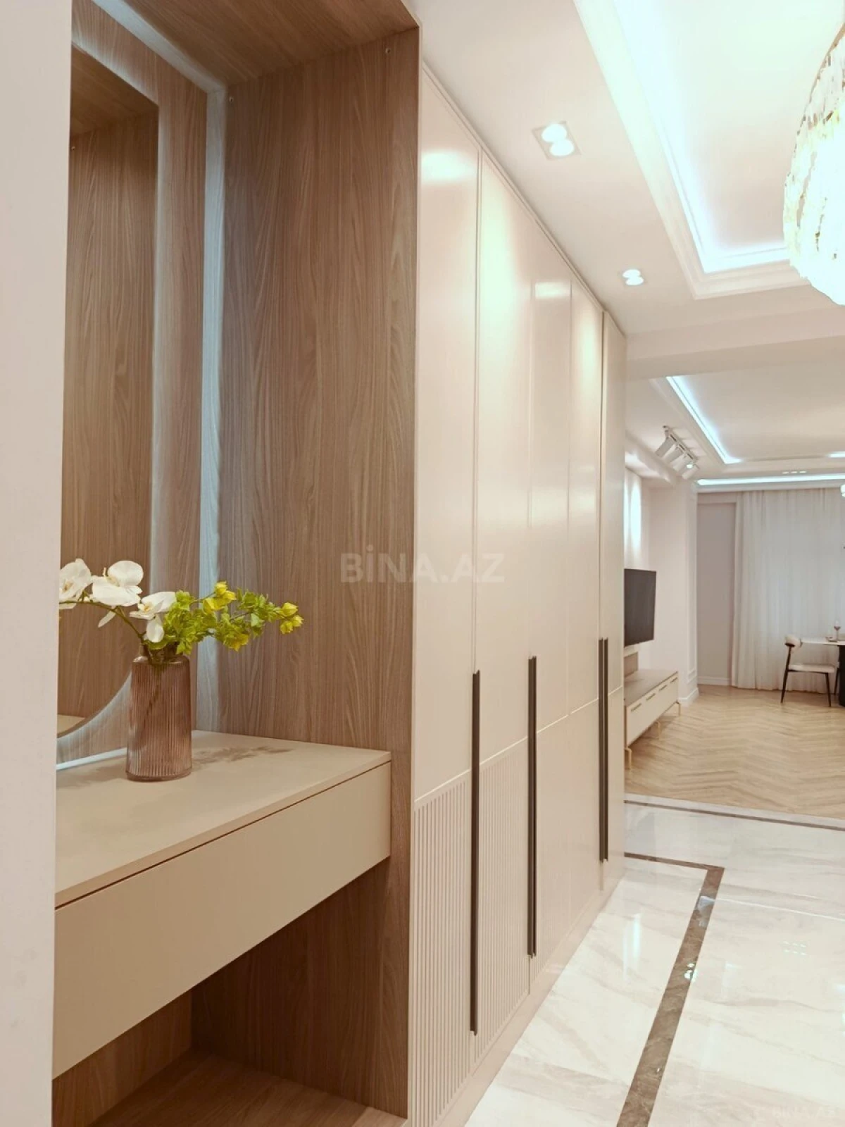 Satılır 2 otaqlı mənzil 110 m²