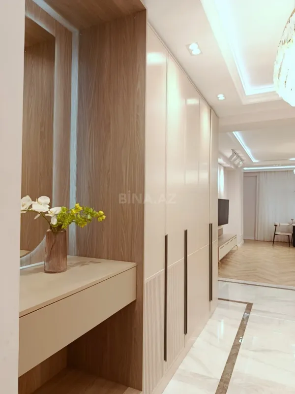 Satılır 2 otaqlı mənzil 110 m²