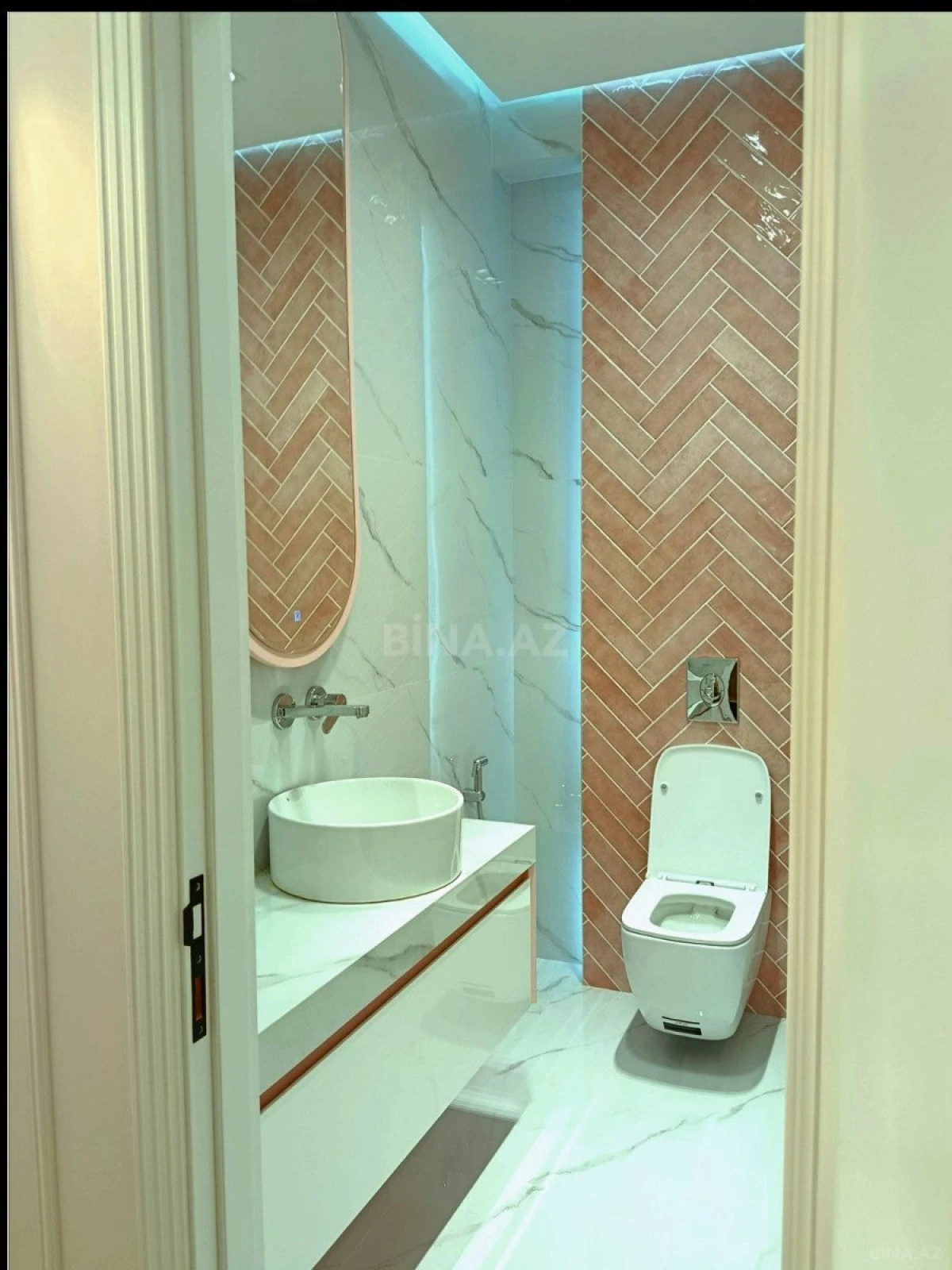 Satılır 2 otaqlı mənzil 110 m²