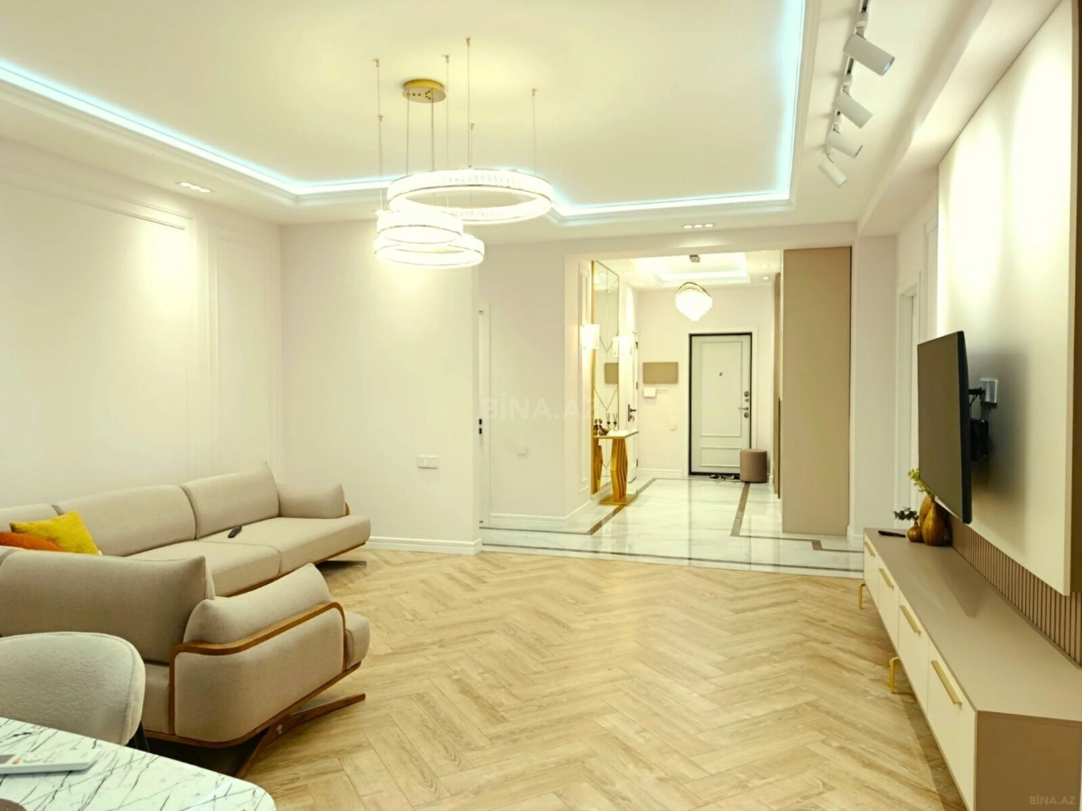 Satılır 2 otaqlı mənzil 110 m²