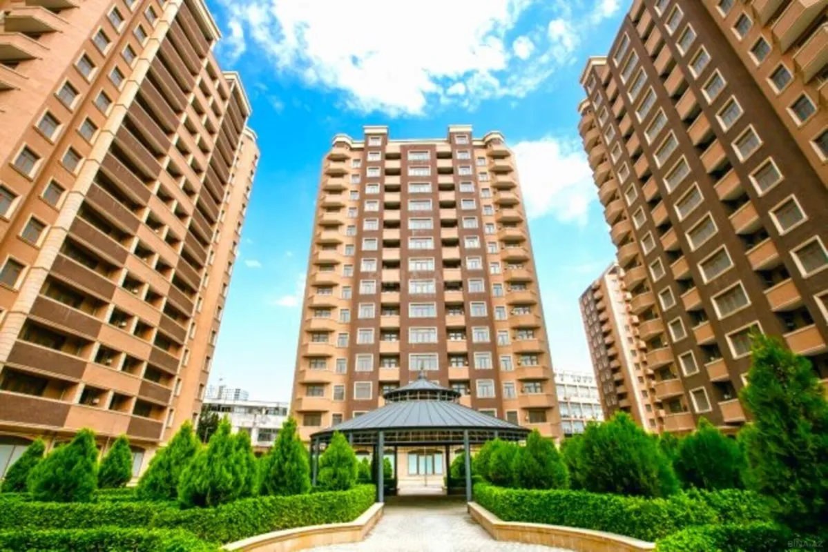 Satılır 2 otaqlı mənzil 110 m²