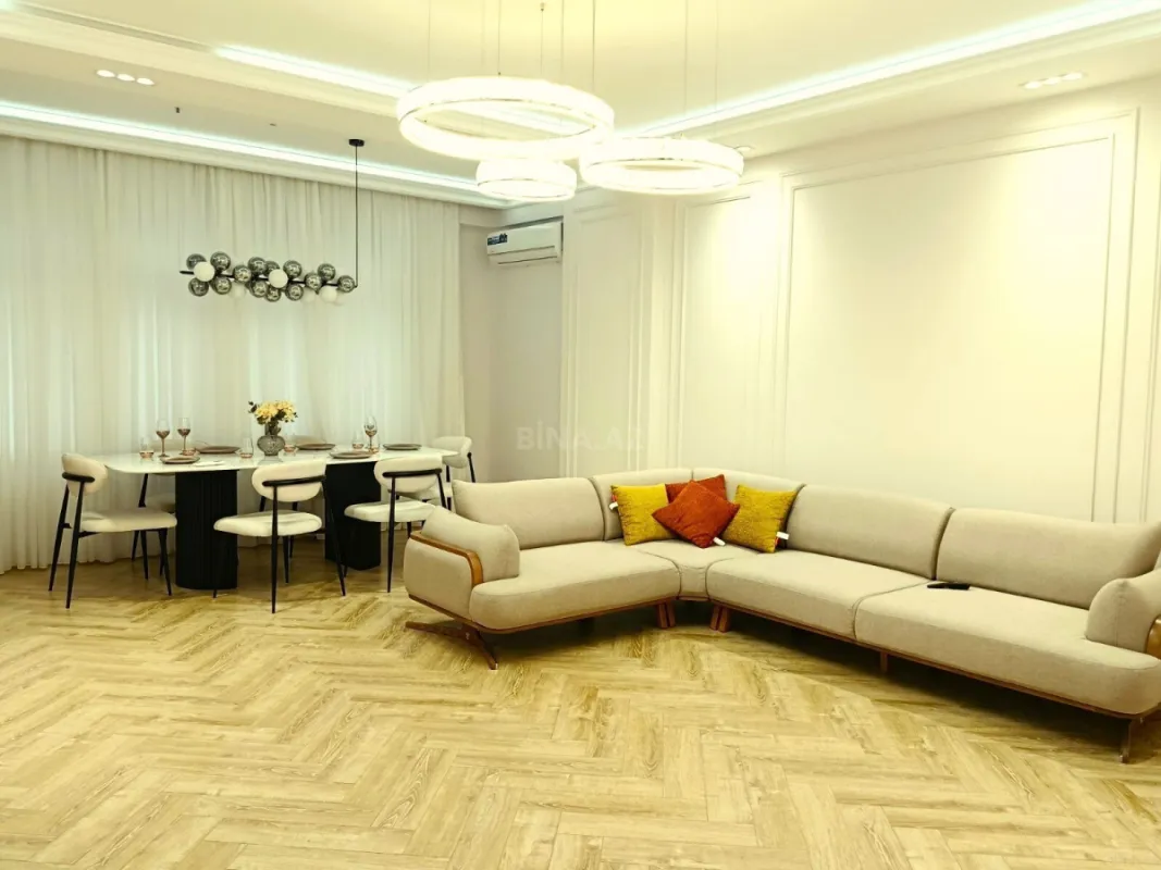 Satılır 2 otaqlı mənzil 110 m²