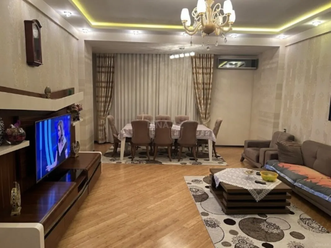 Satılır 4 otaqlı mənzil 170 m²