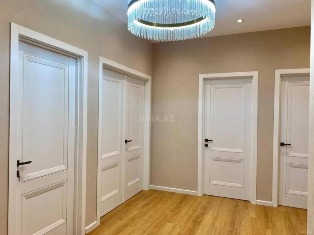 Kirayə verilir 3 otaqlı mənzil 145 m²