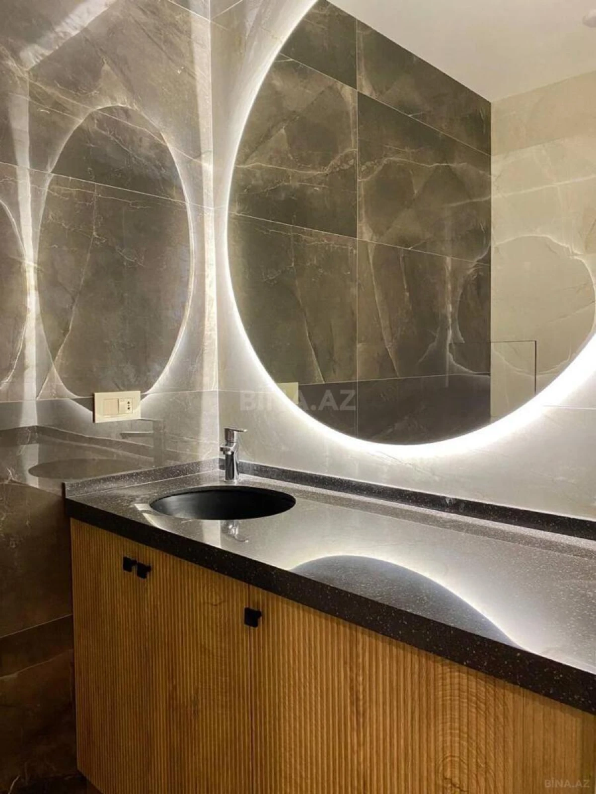 Kirayə verilir 3 otaqlı mənzil 145 m²