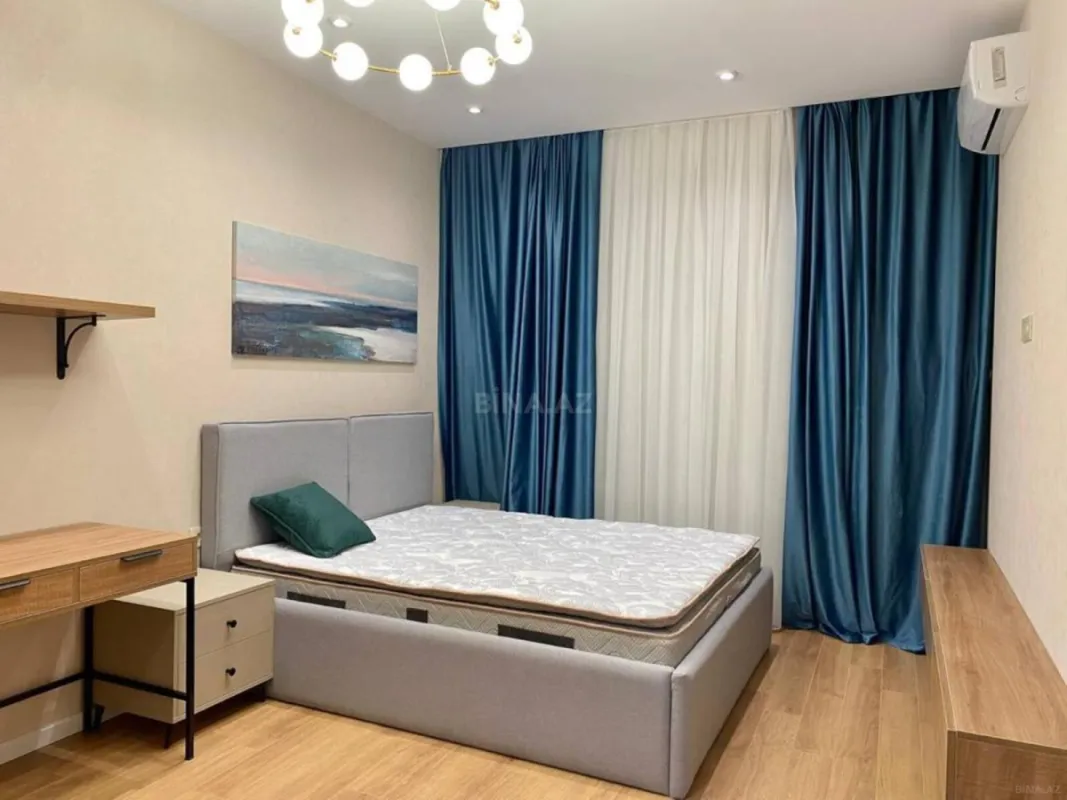 Kirayə verilir 3 otaqlı mənzil 145 m²