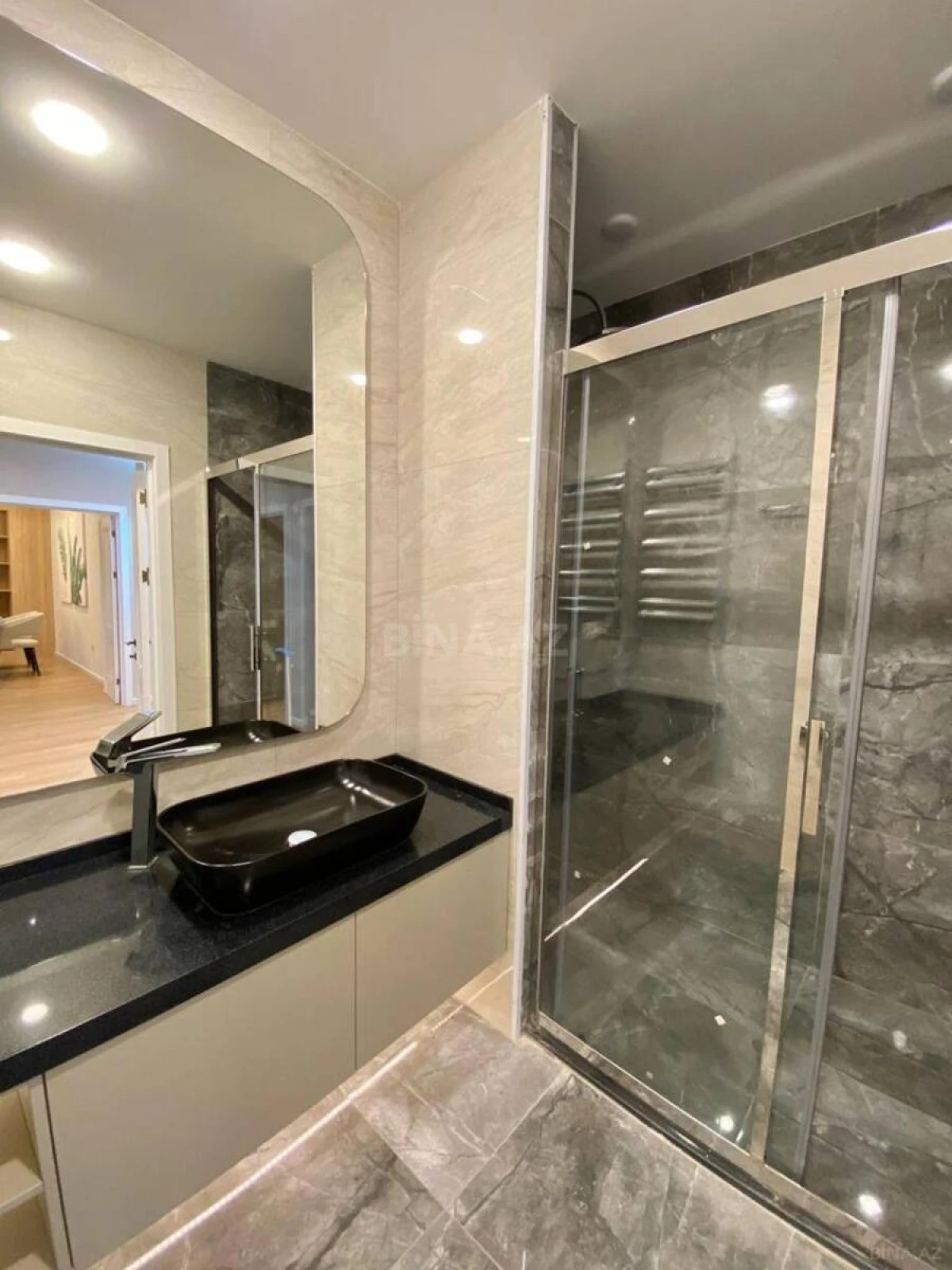 Kirayə verilir 3 otaqlı mənzil 145 m²