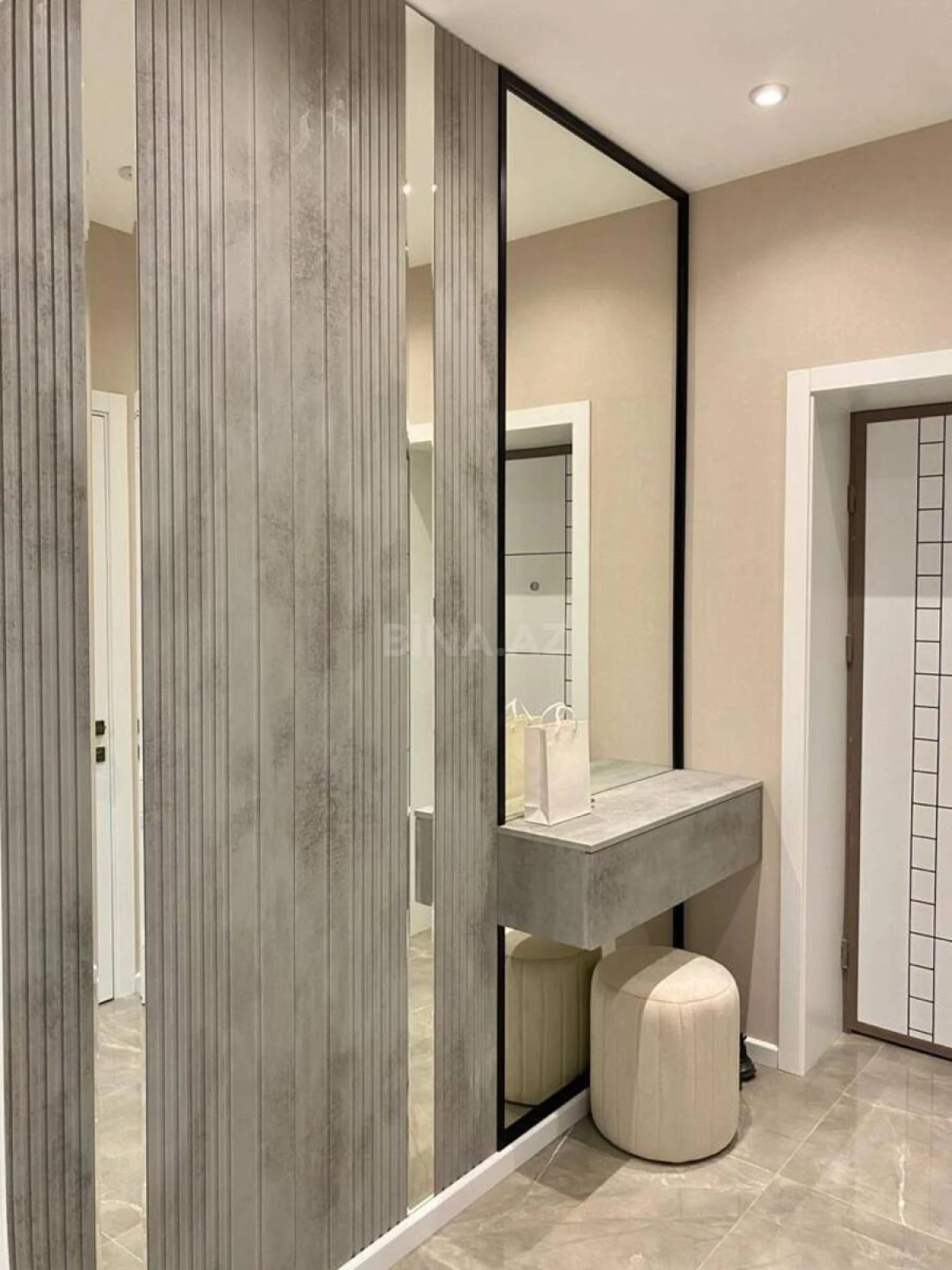 Kirayə verilir 3 otaqlı mənzil 145 m²