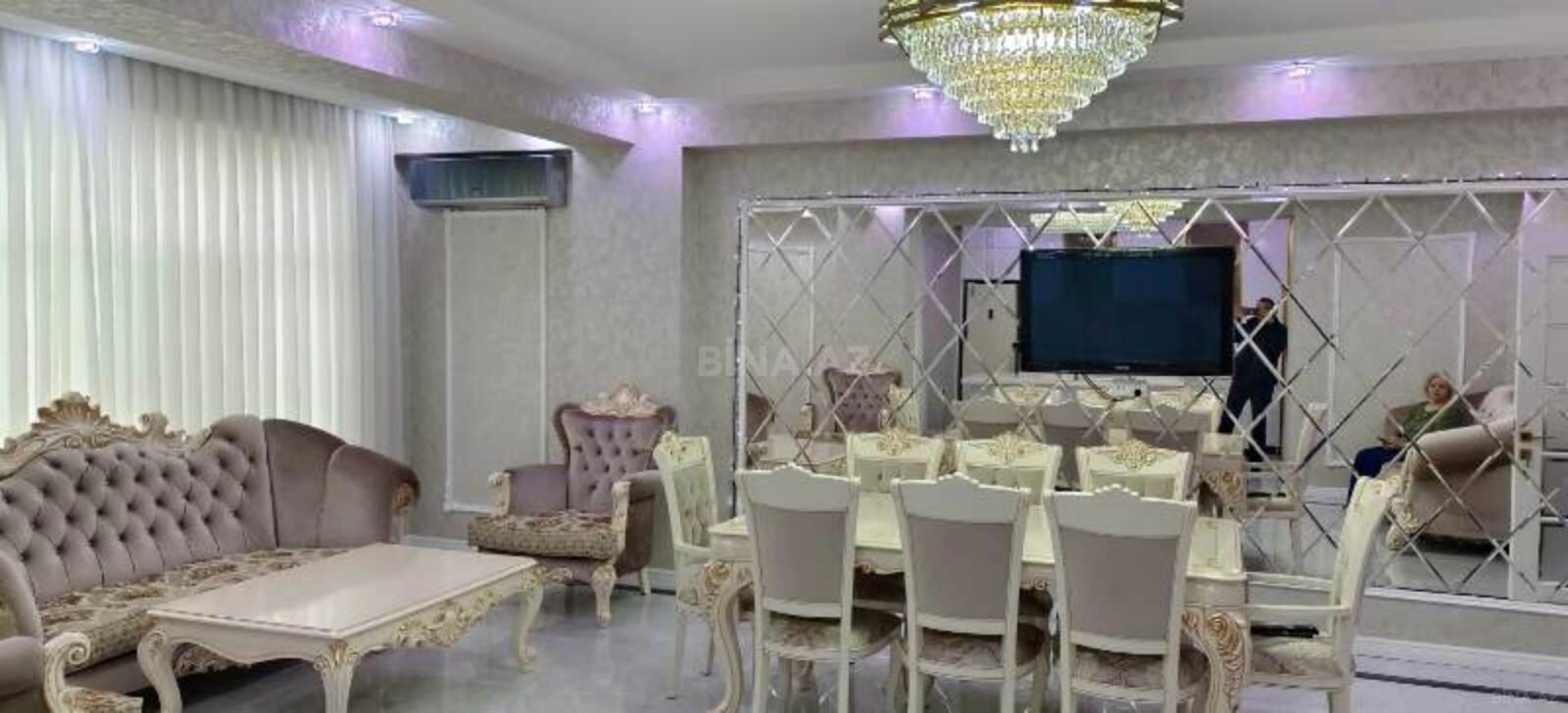 Satılır 4 otaqlı mənzil 178 m²