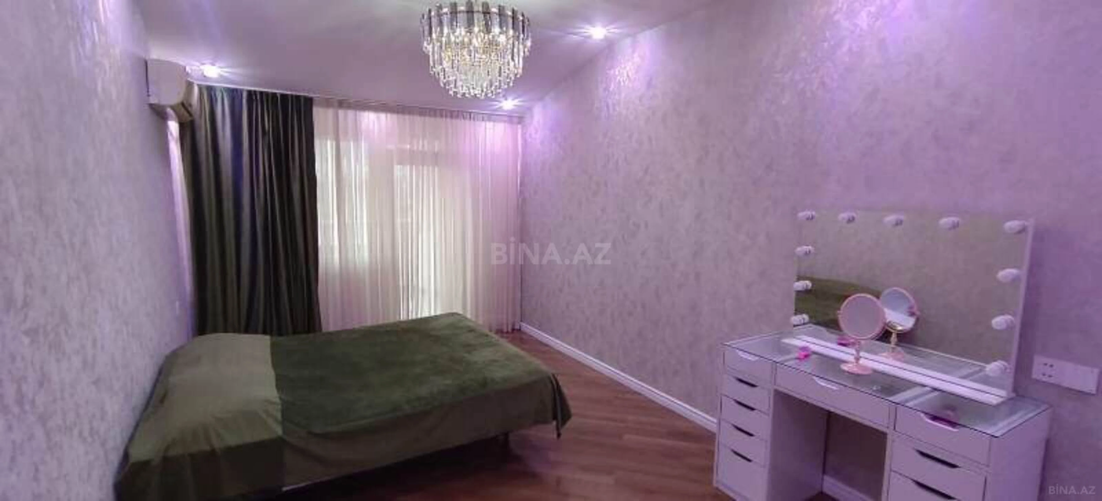 Satılır 4 otaqlı mənzil 178 m²