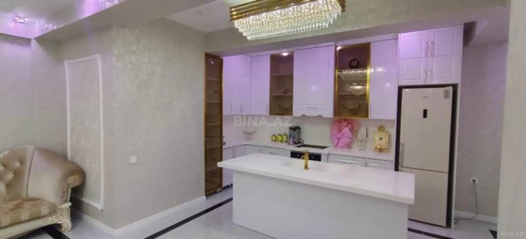 Satılır 4 otaqlı mənzil 178 m²