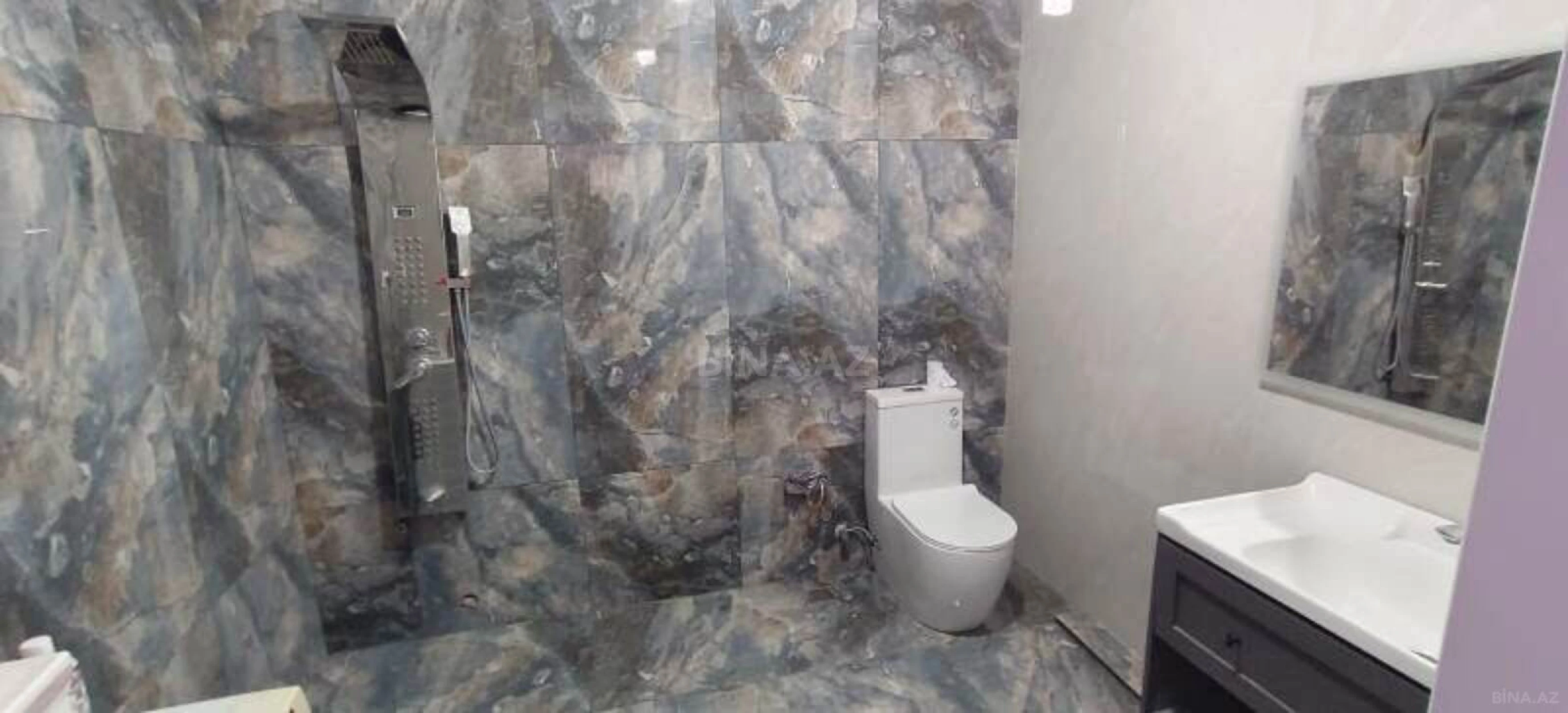 Satılır 4 otaqlı mənzil 178 m²