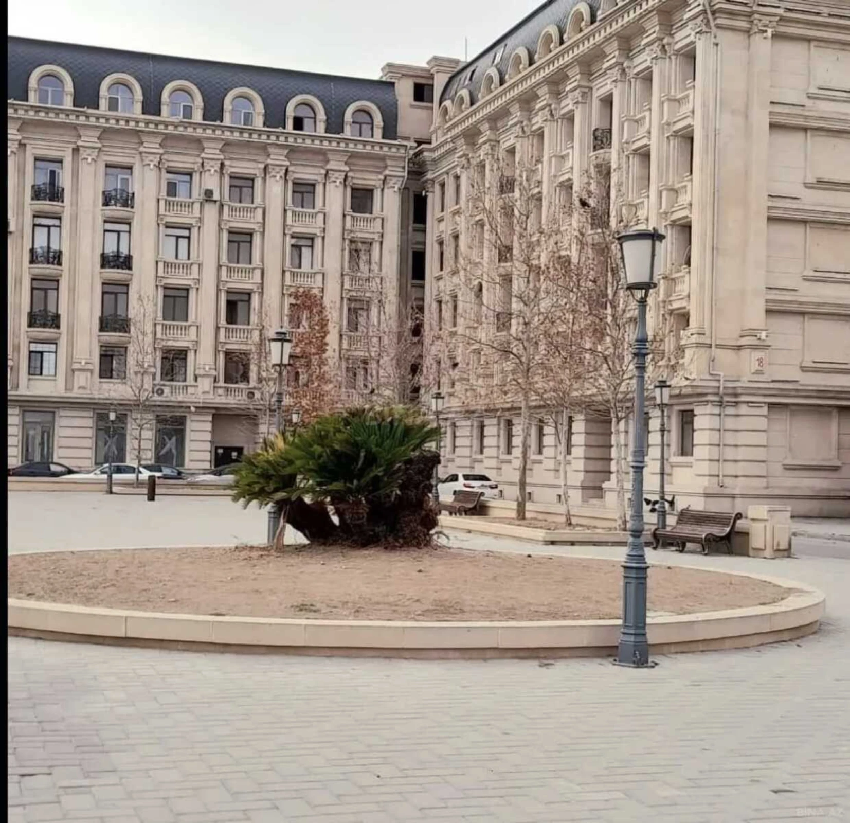 Satılır 4 otaqlı mənzil 100 m²