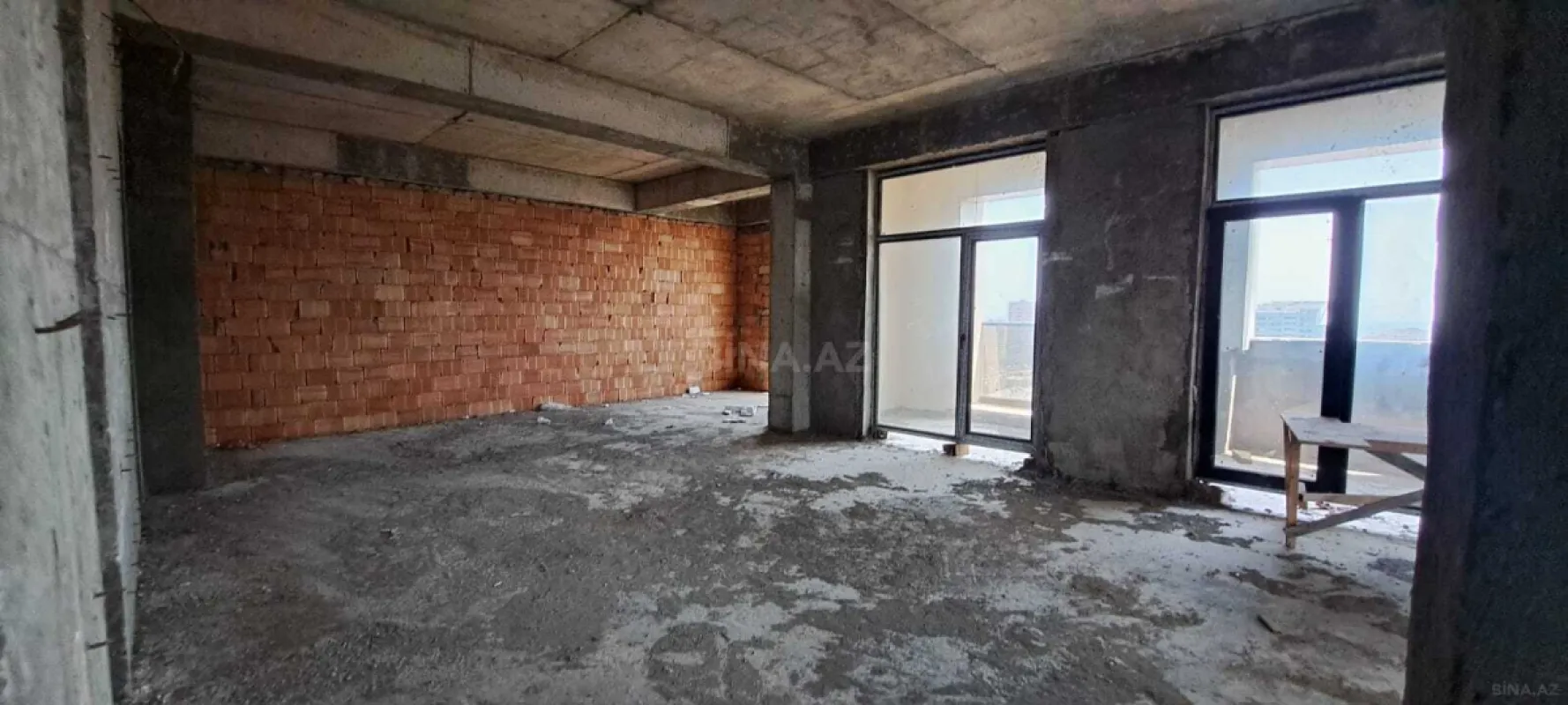 Satılır 4 otaqlı mənzil 100 m²