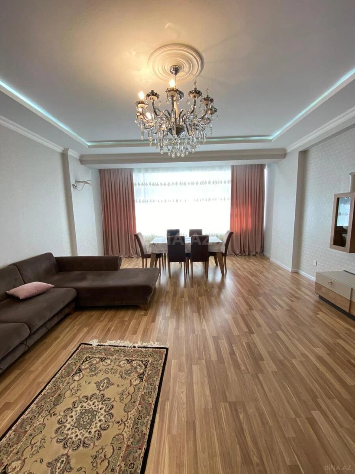 Satılır 3 otaqlı mənzil 150 m²