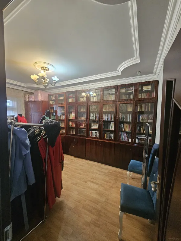 Satılır 3 otaqlı mənzil 112 m²