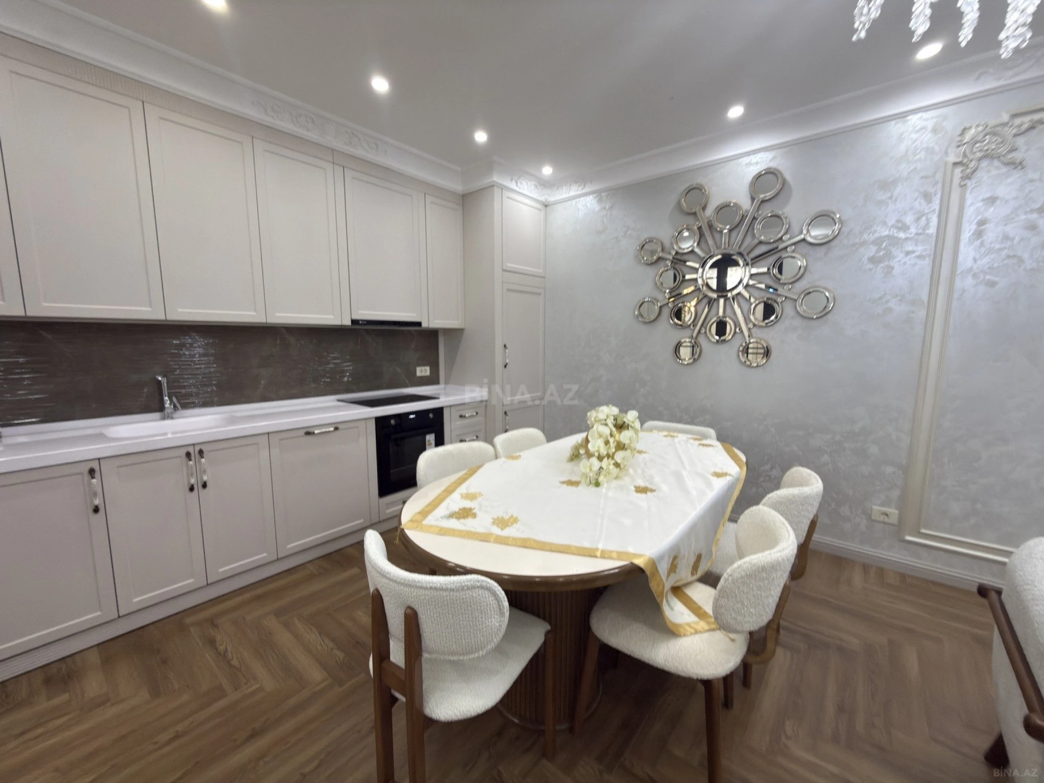 Kirayə verilir 3 otaqlı mənzil 110 m²