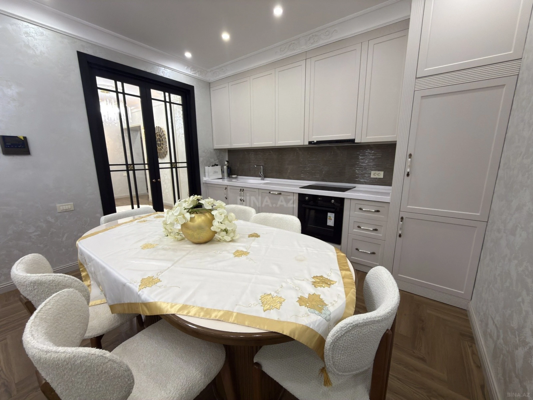 Kirayə verilir 3 otaqlı mənzil 110 m²