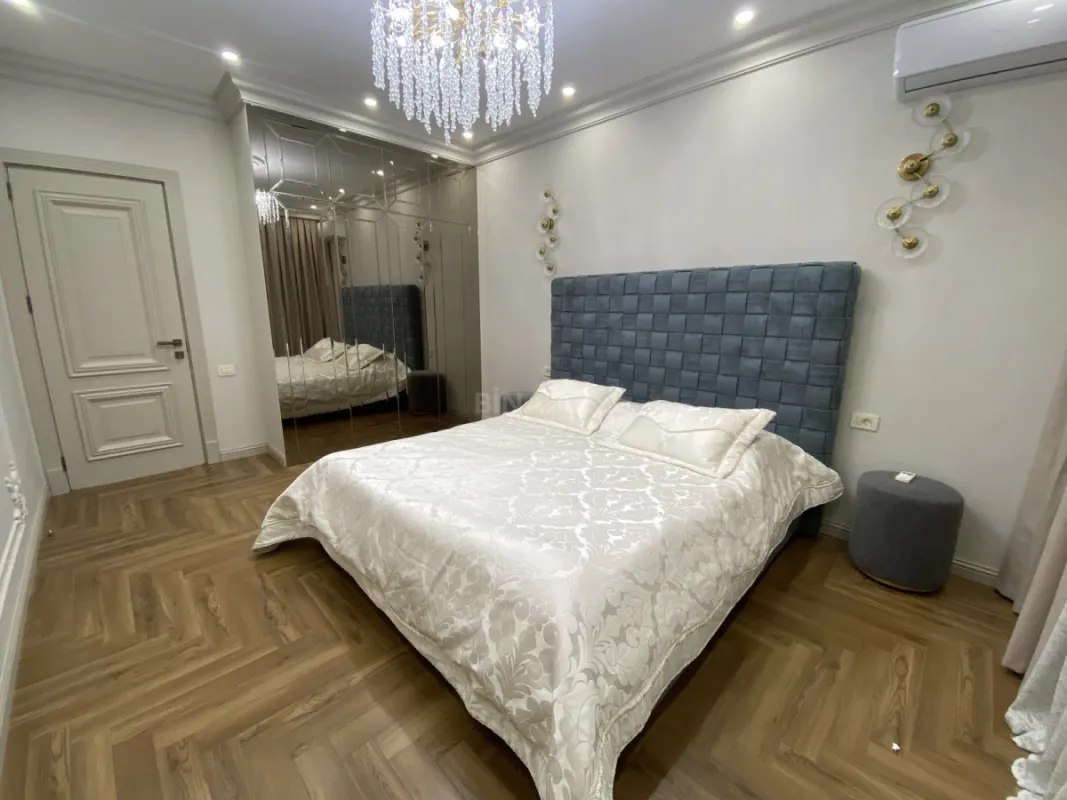 Kirayə verilir 3 otaqlı mənzil 110 m²