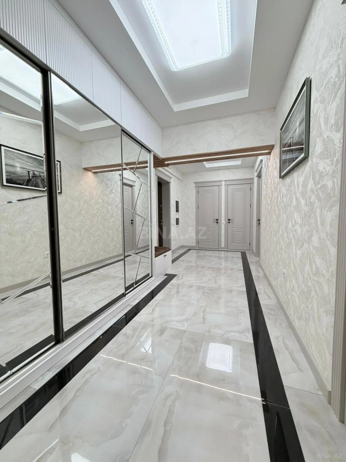 Satılır 3 otaqlı mənzil 127 m²