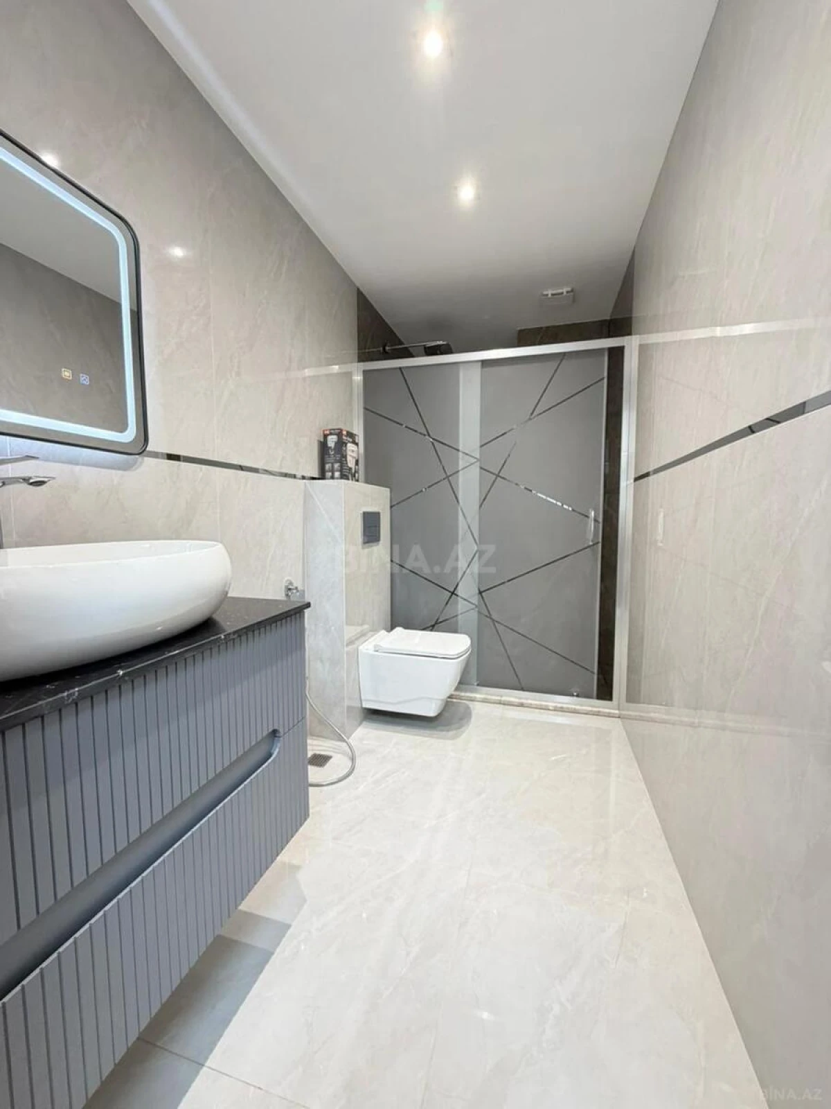 Satılır 3 otaqlı mənzil 127 m²