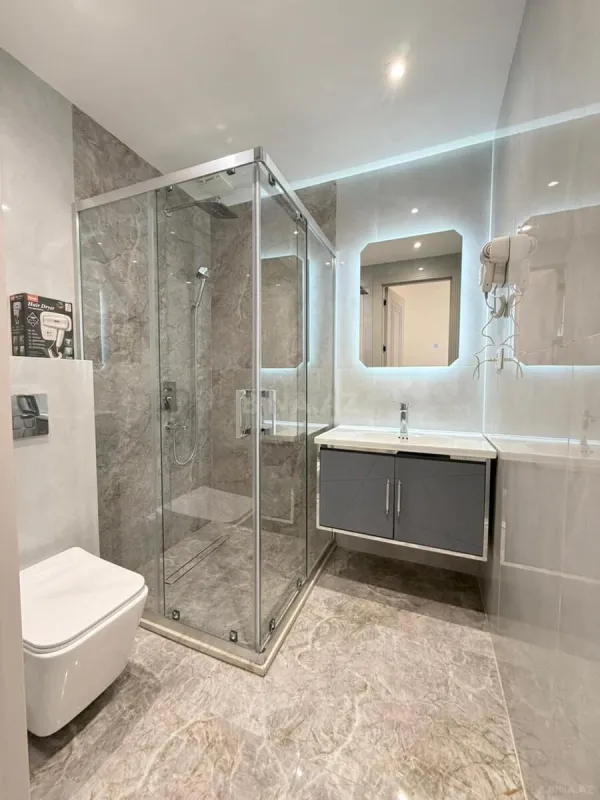 Satılır 3 otaqlı mənzil 127 m²