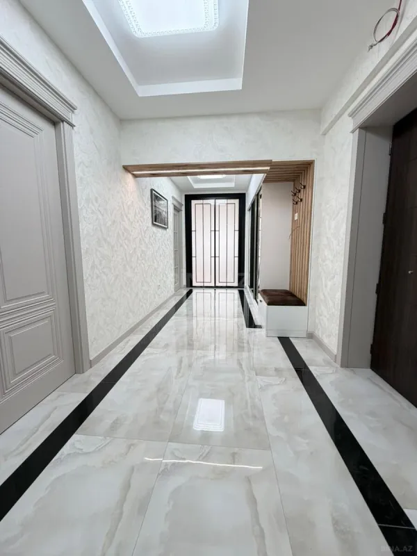 Satılır 3 otaqlı mənzil 127 m²