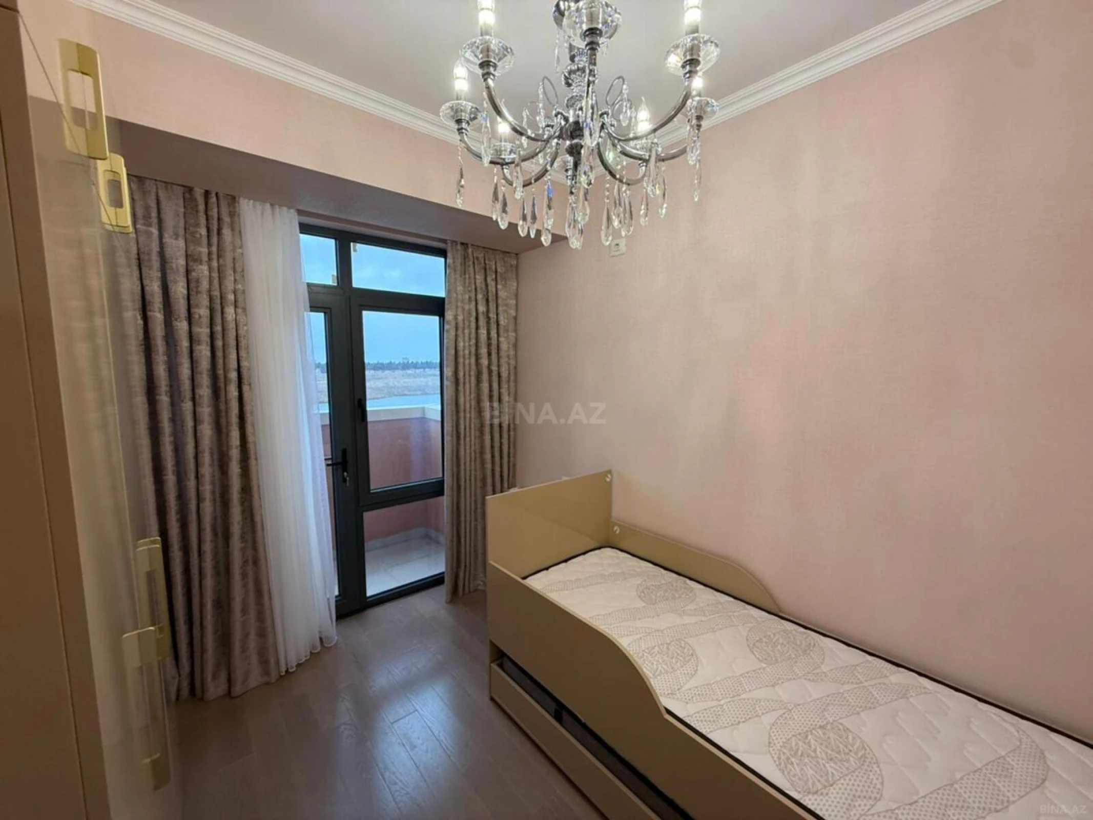 Kirayə verilir 3 otaqlı mənzil 96 m²