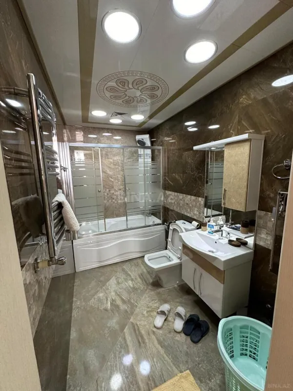 Kirayə verilir 4 otaqlı mənzil 190 m²