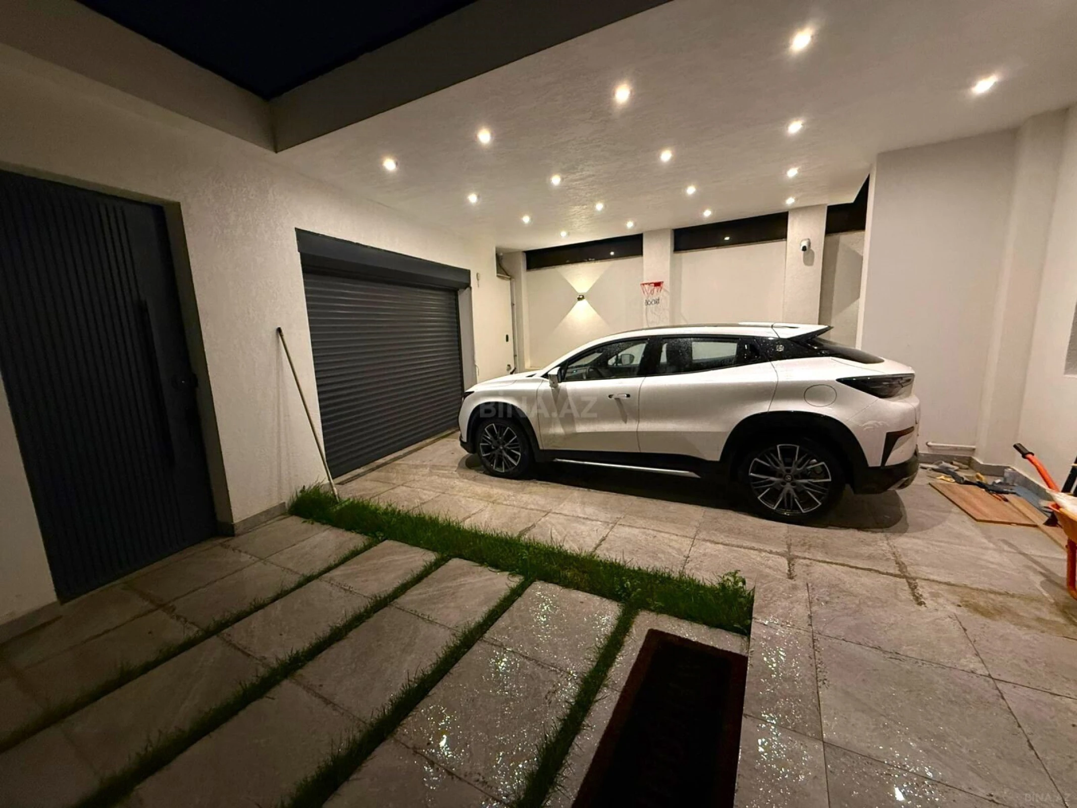 Satılır 5 otaqlı həyət evi 250 m²