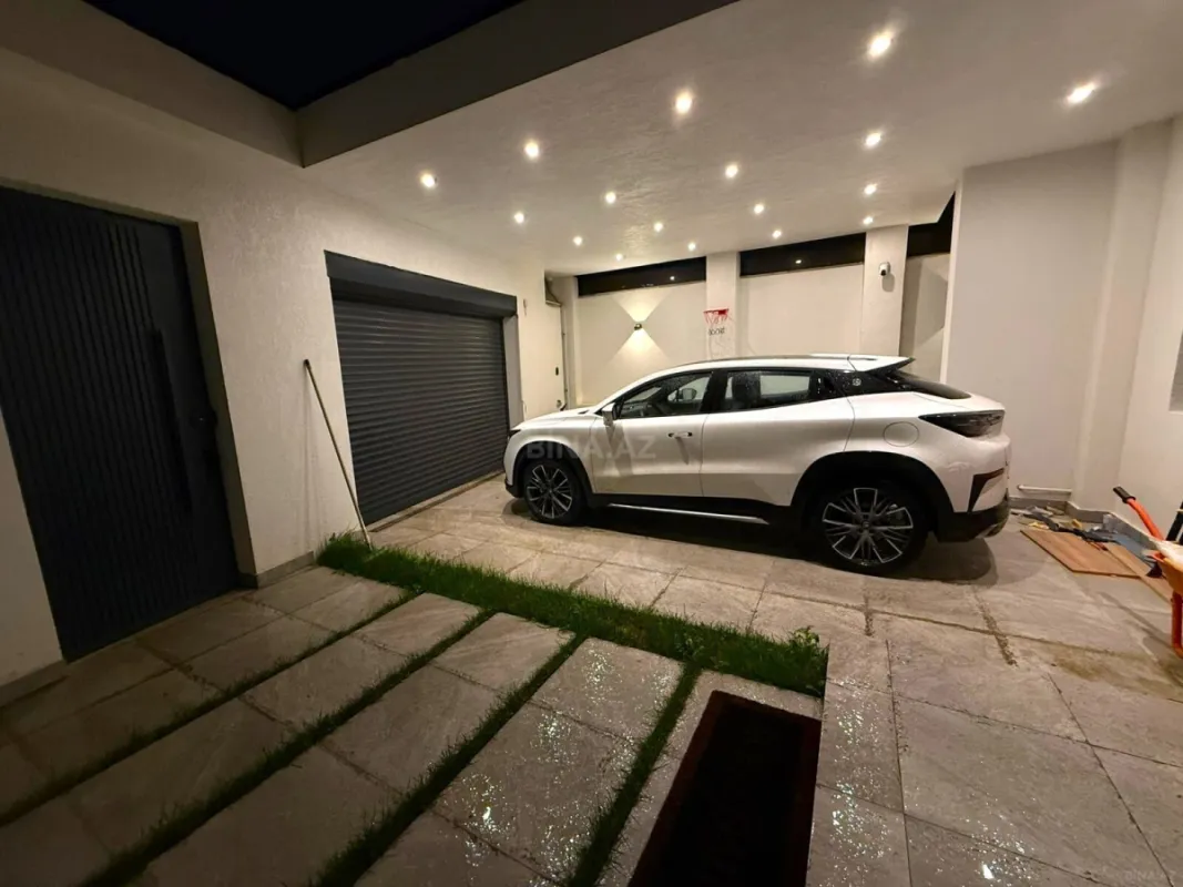 Satılır 5 otaqlı həyət evi 250 m²