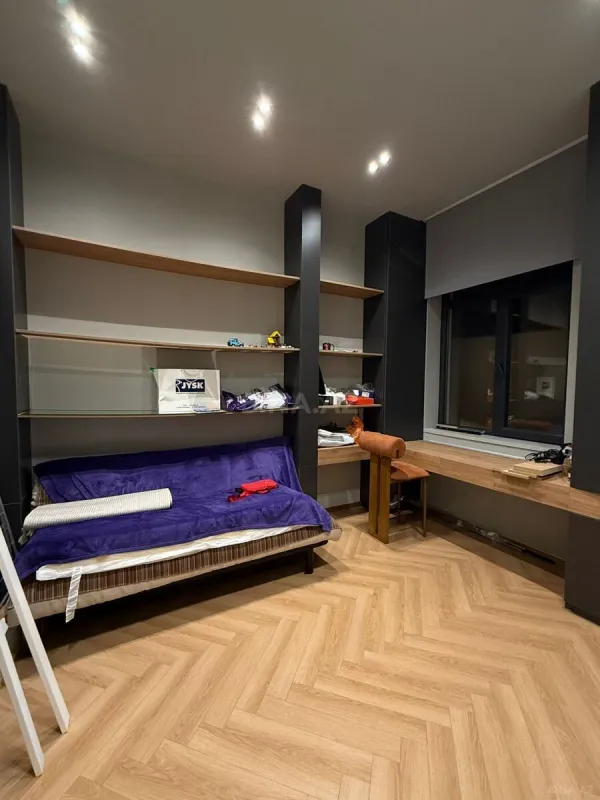 Satılır 5 otaqlı həyət evi 250 m²