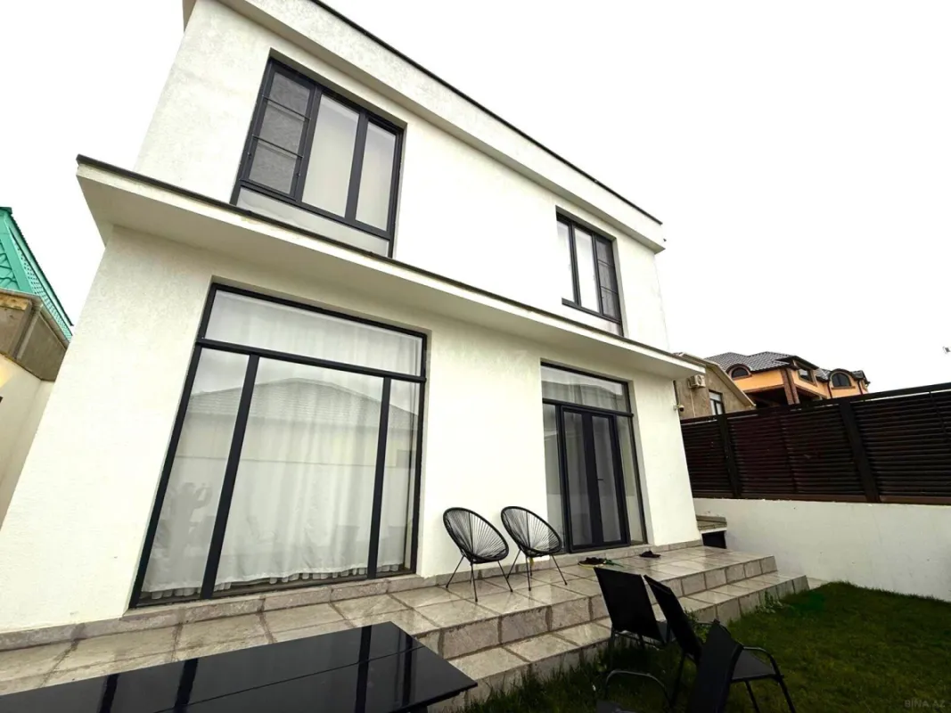 Satılır 5 otaqlı həyət evi 250 m²