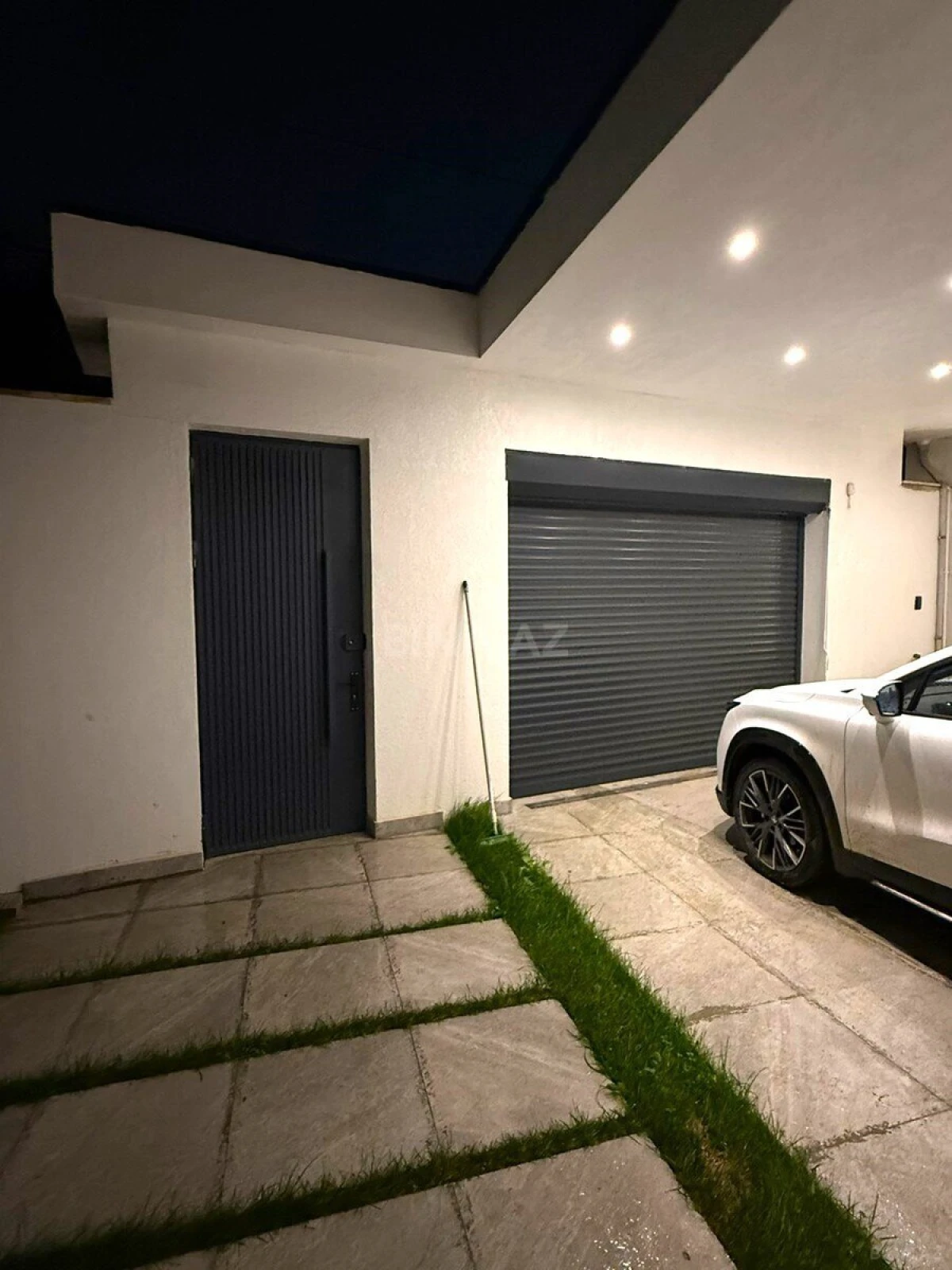 Satılır 5 otaqlı həyət evi 250 m²