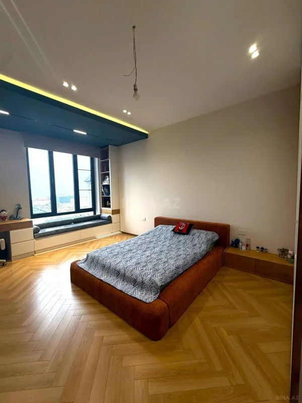 Satılır 5 otaqlı həyət evi 250 m²