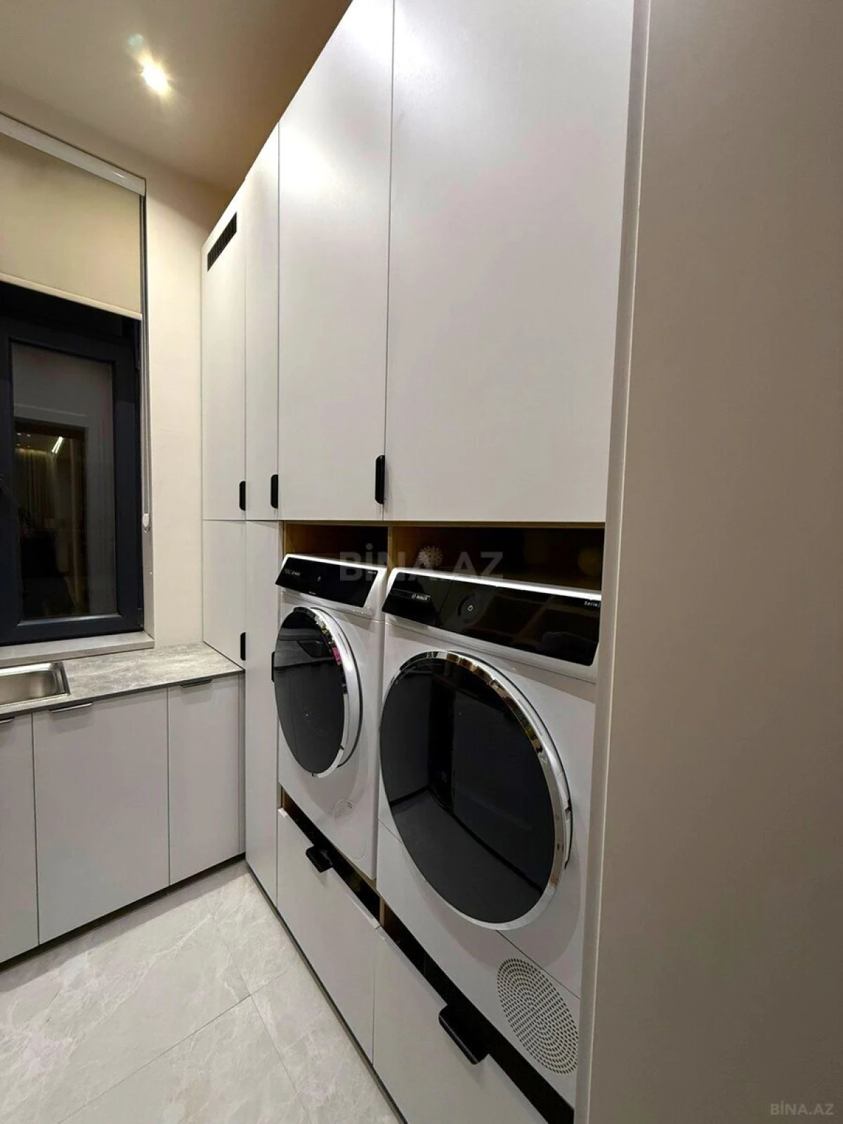 Satılır 5 otaqlı həyət evi 250 m²