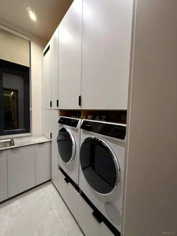 Satılır 5 otaqlı həyət evi 250 m²