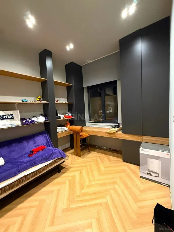 Satılır 5 otaqlı həyət evi 250 m²