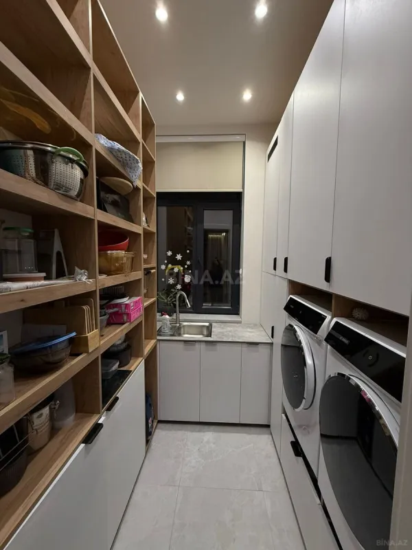 Satılır 5 otaqlı həyət evi 250 m²