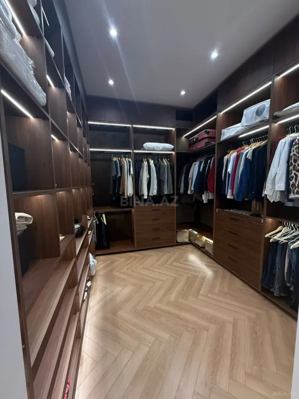 Satılır 5 otaqlı həyət evi 250 m²