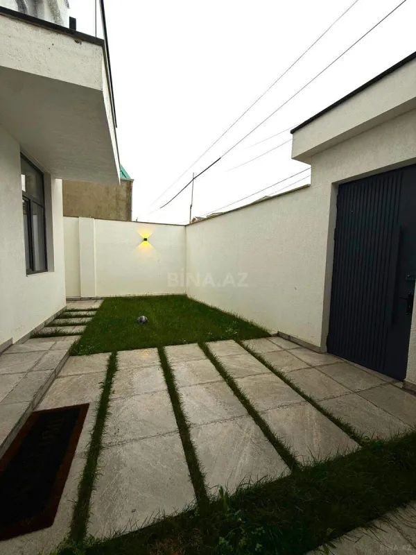 Satılır 5 otaqlı həyət evi 250 m²